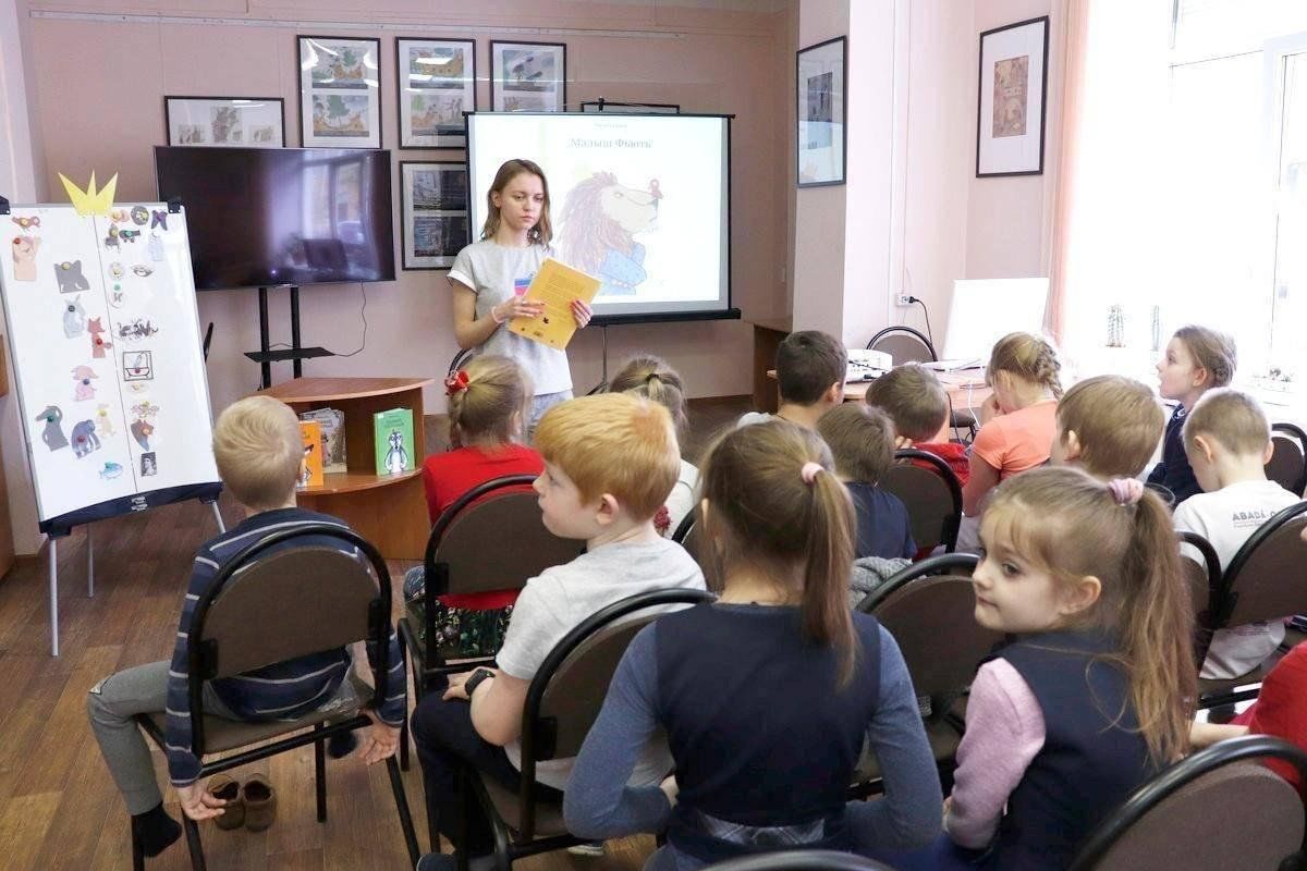 Сайт воронежской библиотеки. Воронежская областная детская библиотека. Экскурсия. Воронеж областная библиотека. Экскурсия по библиотеке для детей.