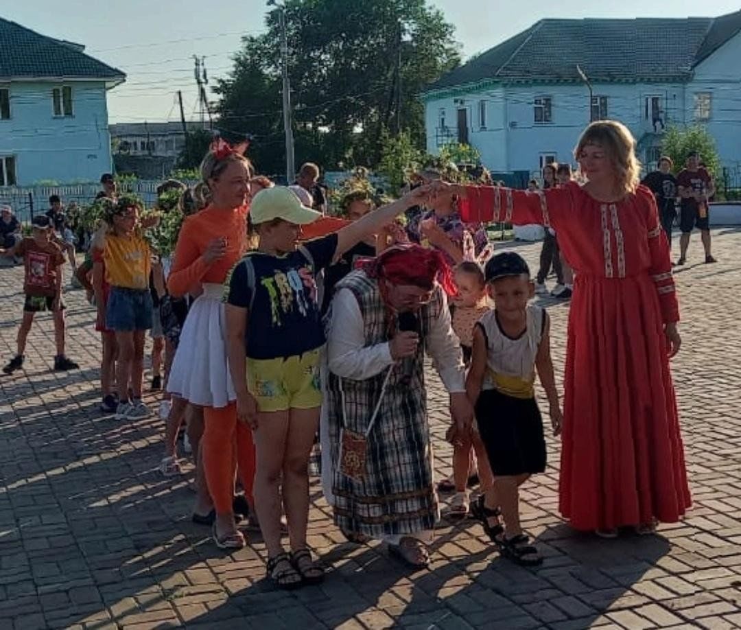 Боготольский городской дворец культуры имени В.И. Трегубовича — афиша  Боготола 2024 — даты проведения, описания, фотографии, адрес - Красноярский  край, г. Боготол, ул. 40 лет Октября, д. 12