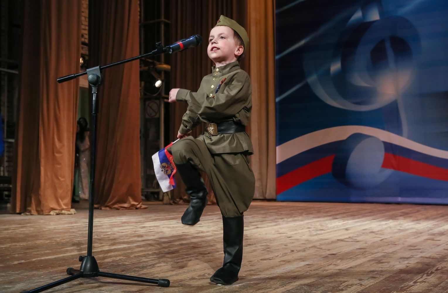 патриотическое музыкальное занятие. муз занятие в средней группе. музыкальное воспитание дошкольников. детский конкурс патриотической песни. конкурс военной песни.