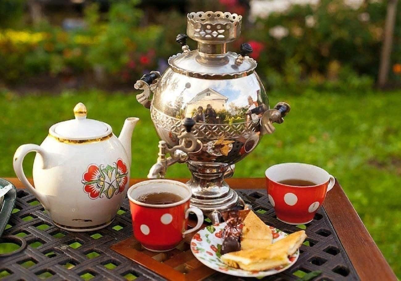 Russian tea. Самовар чай. Дача чай самовар. Чаепитие. Чаепитие с самоваром.