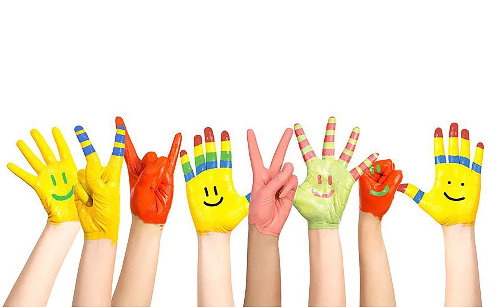 Благодарный завтра. Разноцветные ладошки. Детские руки в краске. Детские цветные руки. Ладошки в краске.