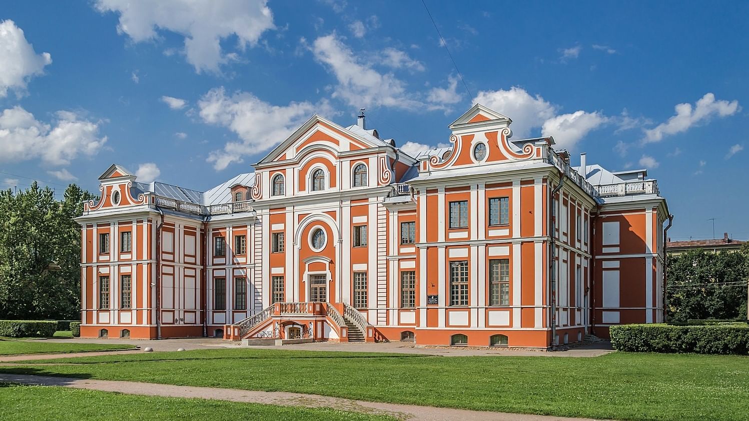 Петровское барокко: Петропавловский собор, Меншиковский дворец, Летний  дворец Петра I, Палаты Кикина.