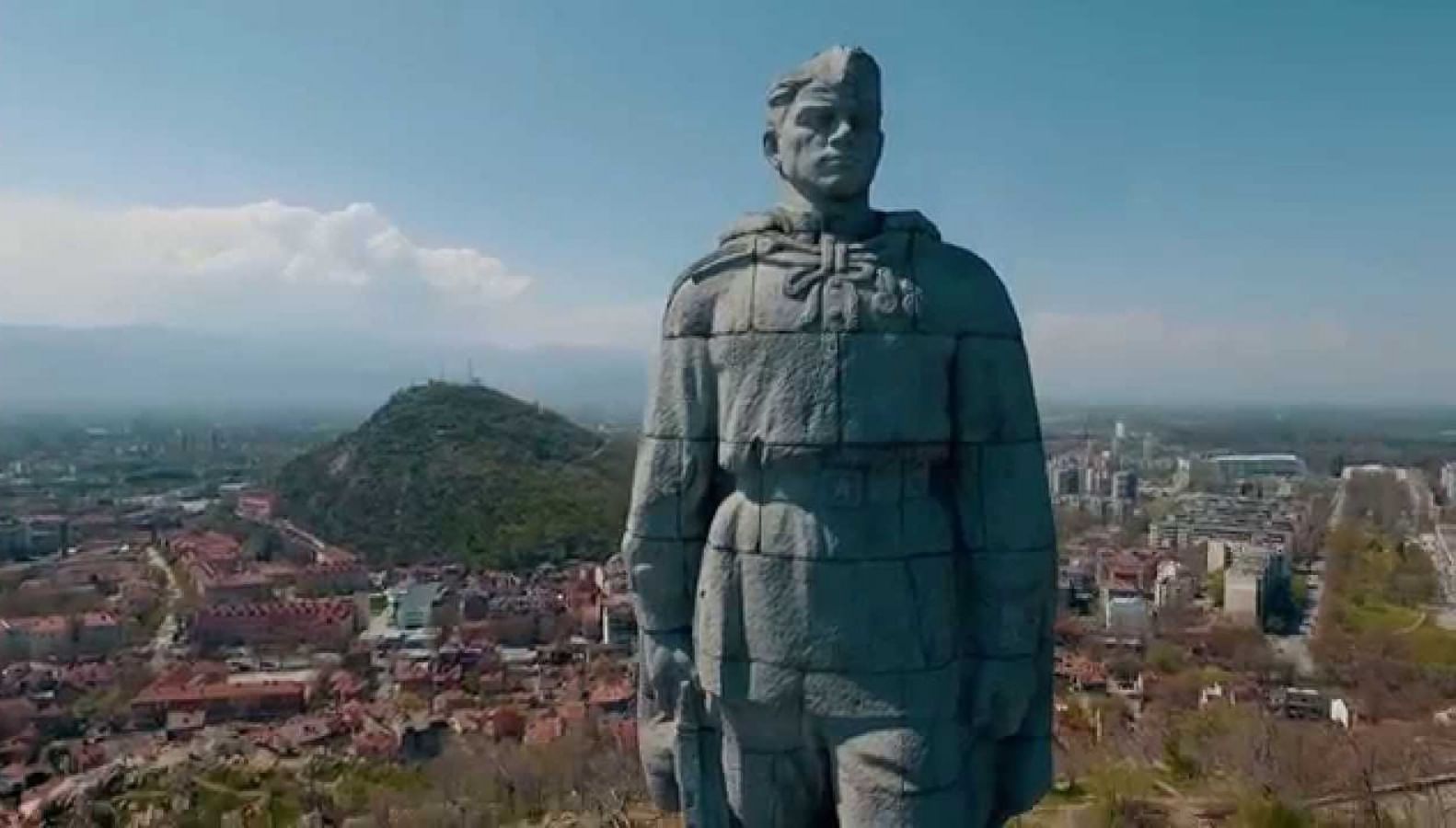 Памятник советскому солдату алеша в пловдиве. Памятник алёше в Болгарии. Памятник советскому солдату в Болгарии Алеша. Алёша (памятник, Пловдив). Памятник в Болгарии русскому солдату Алеше.