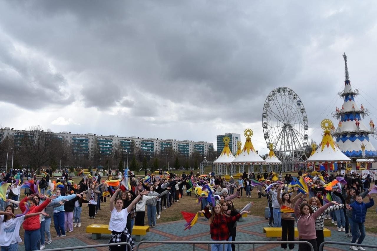 12 июня набережные челны мероприятия. Городские мероприятия. Челны культура. 1 Мая мероприятия в Набережных Челнах. Наб.Челны мероприятия на 1 мая в парке Победы.