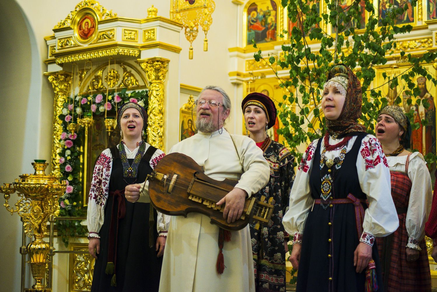 Киевское пение. Ансамбль Сирин. Фольклорный ансамбль Сирин. Хоровой духовный концерт в древней Руси. Ансамбль Сирин фото.