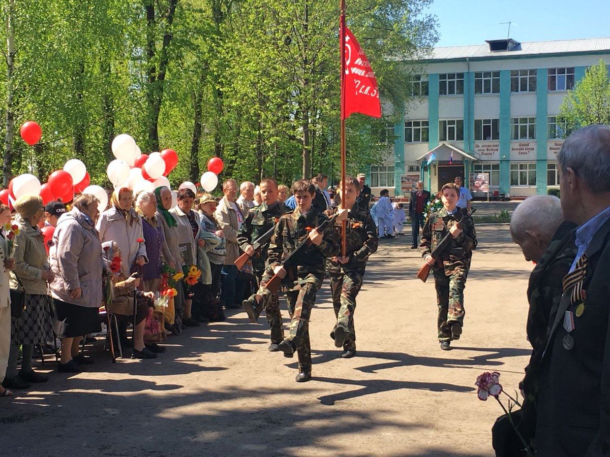 Митинг у обелиска 9 мая в селе. ДОННУ день Победы митинг у обелиска.