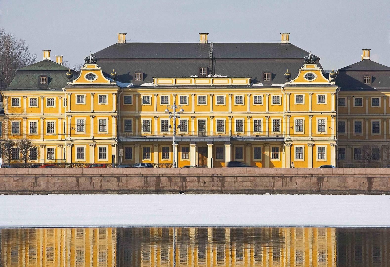 Дворец меньшикова на васильевском острове фото