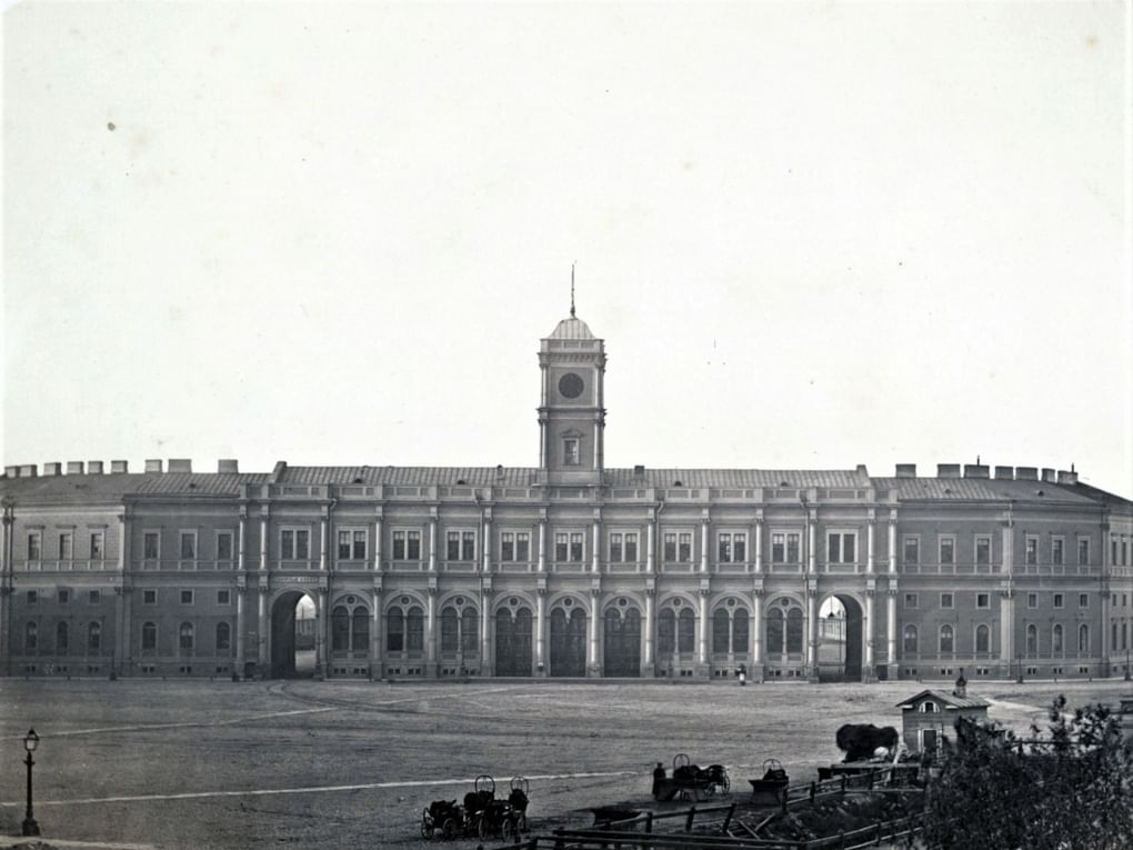 Николаевский вокзал, Санкт-Петербург. Между 1863 и 1864. Фотография: Goffert / <a href="https://commons.wikimedia.org/w/index.php?curid=13215771" target="_blank" rel="noopener">commons.wikimedia</a> / Public Domain