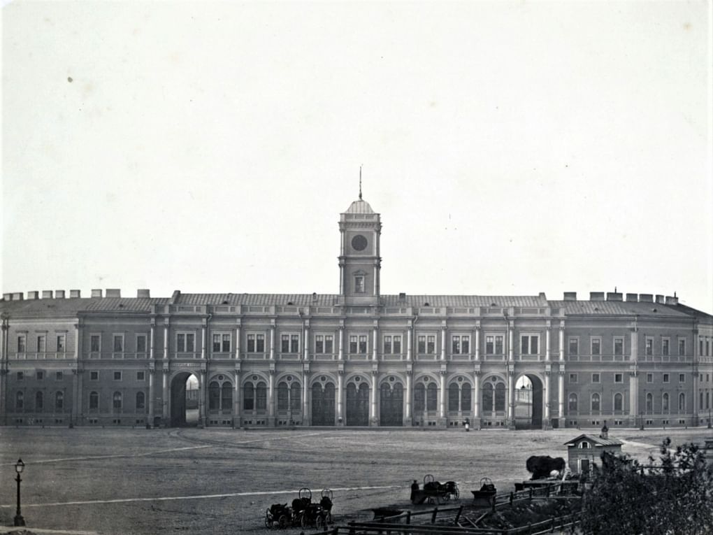 Николаевский вокзал, Санкт-Петербург. Между 1863 и 1864. Фотография: Goffert / <a href="https://commons.wikimedia.org/w/index.php?curid=13215771" target="_blank" rel="noopener">commons.wikimedia</a> / Public Domain