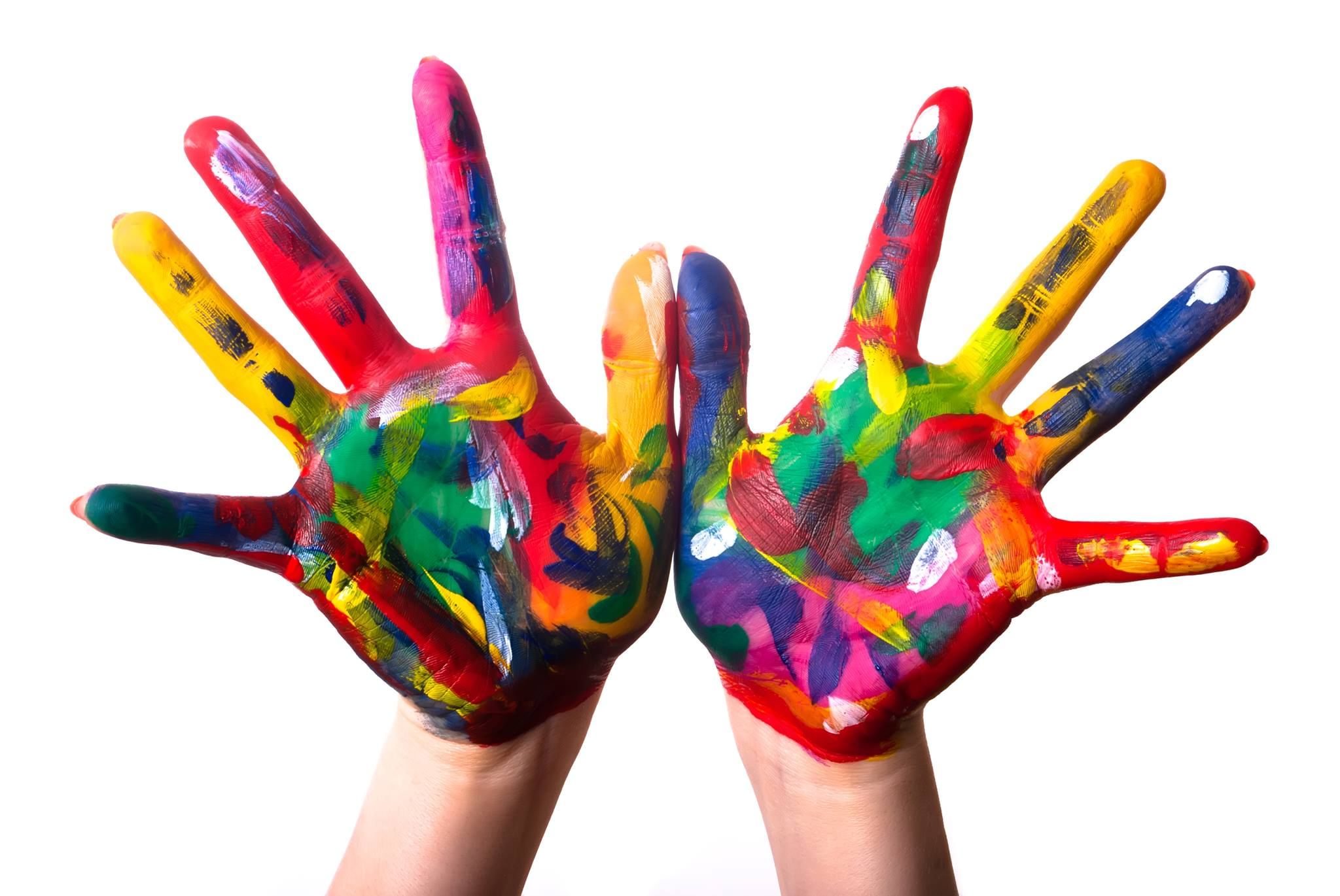 Цветные пальчики. Цветные ладони. Ладони в краске. Разноцветные руки. Разноцветные ладошки.
