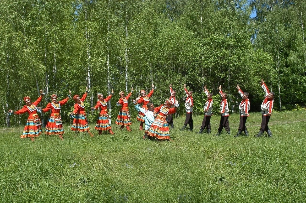 Мордовия концерт. Ансамбль Умарина Саранск. Умарина Саранский ансамбль состав. Мордовский танец Вадря. Музыкальная культура родного края Мордовия.