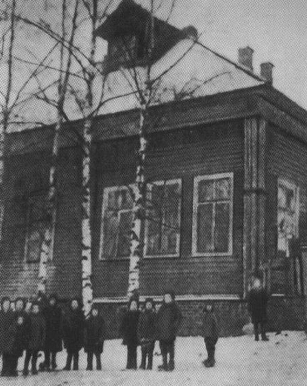 Детдом, в который поместили Николая Рубцова. Иллюстрация из книги Николая Коняева «Николай Рубцов» из серии «Жизнь замечательных людей». Москва: Издательство «Молодая гвардия», 2015