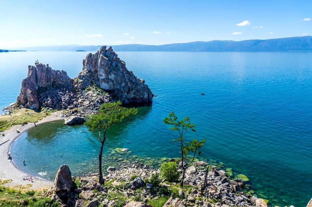 Посетите озеро. Скала Шаманка на Байкале. Гора Шаманка Ольхон. Гора Шаманка на Байкале. Ольхон шаман камень.