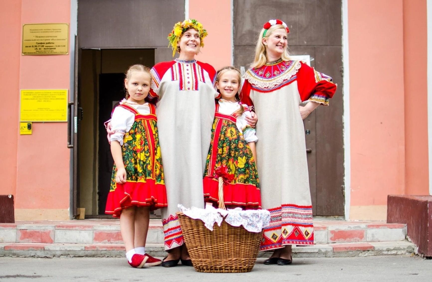 3 праздник сегодня