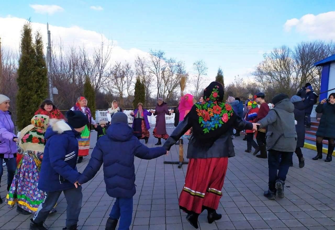 Масленица в сельском клубе