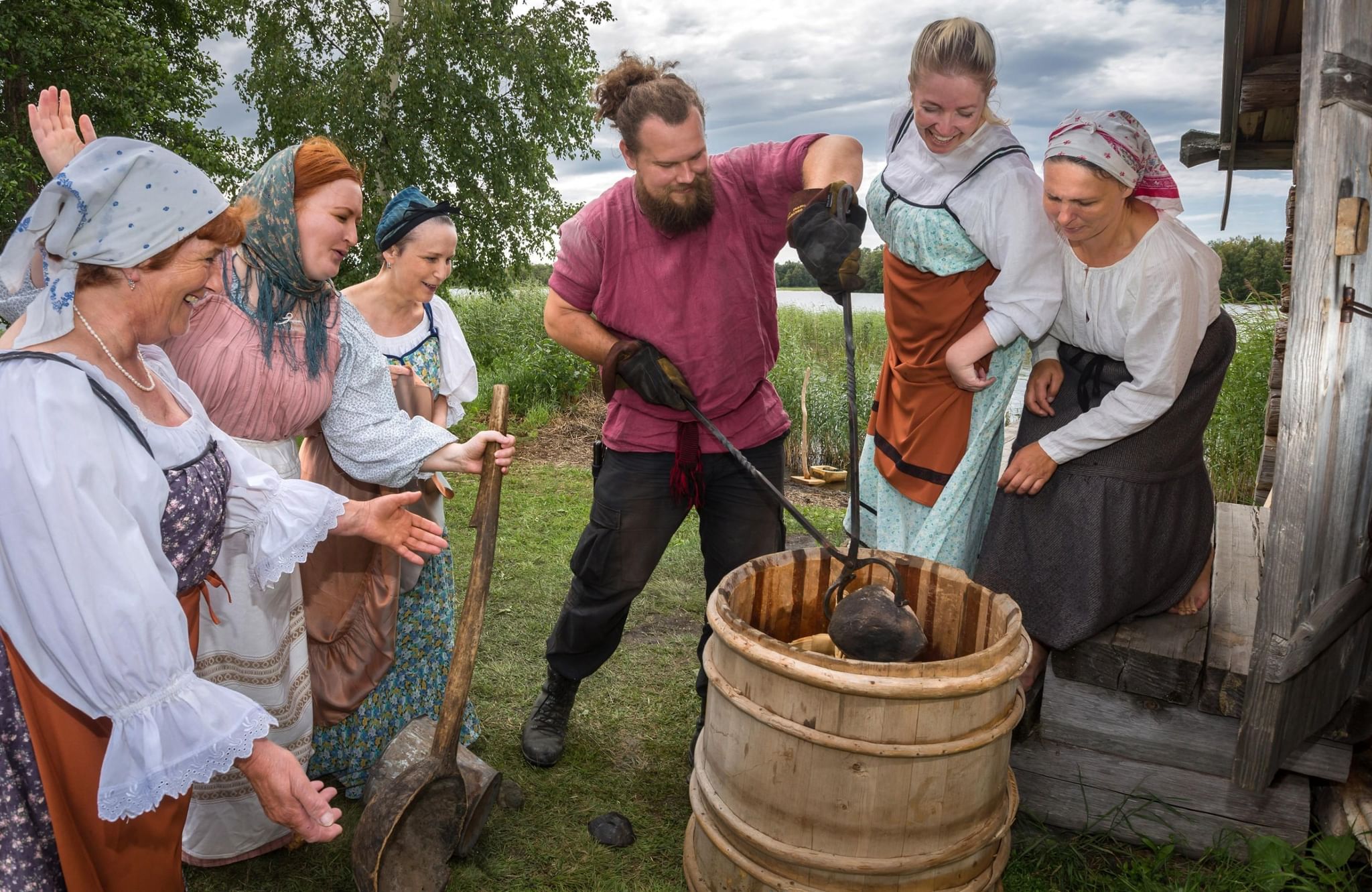 Стирка белья в старину