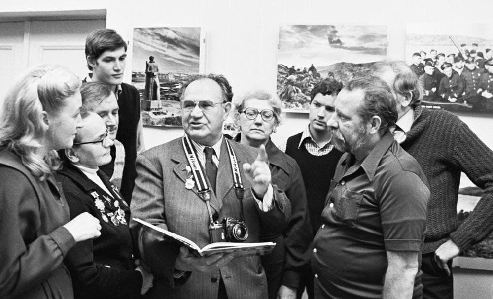 Евгений халдей биография личная жизнь