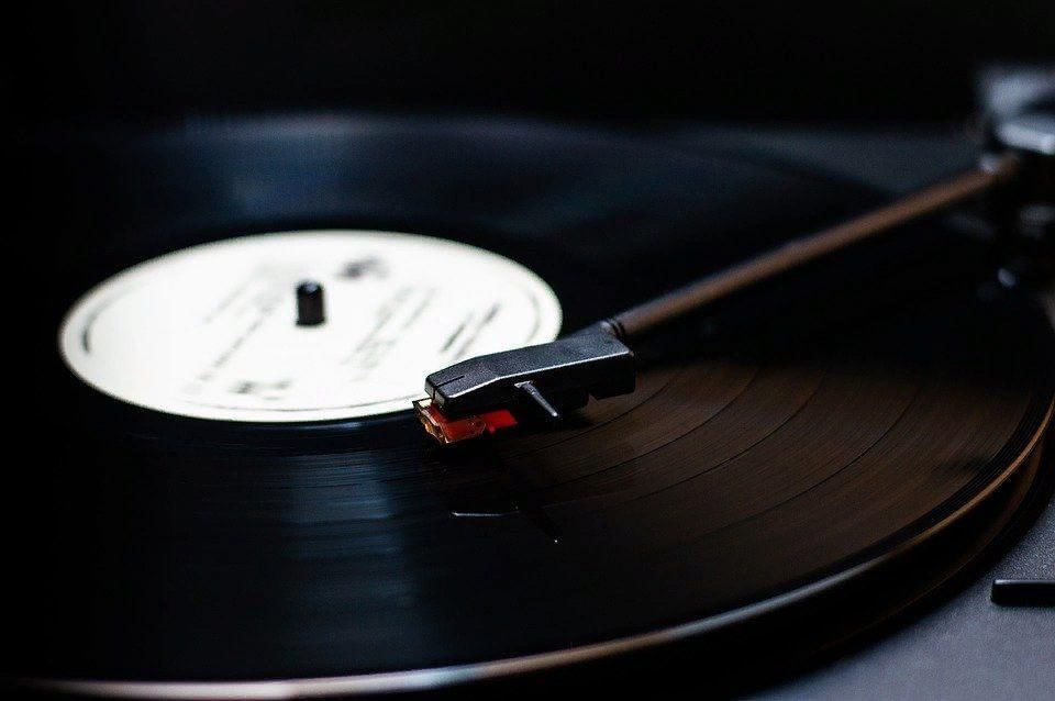 Lp format. Неоновая пластинка