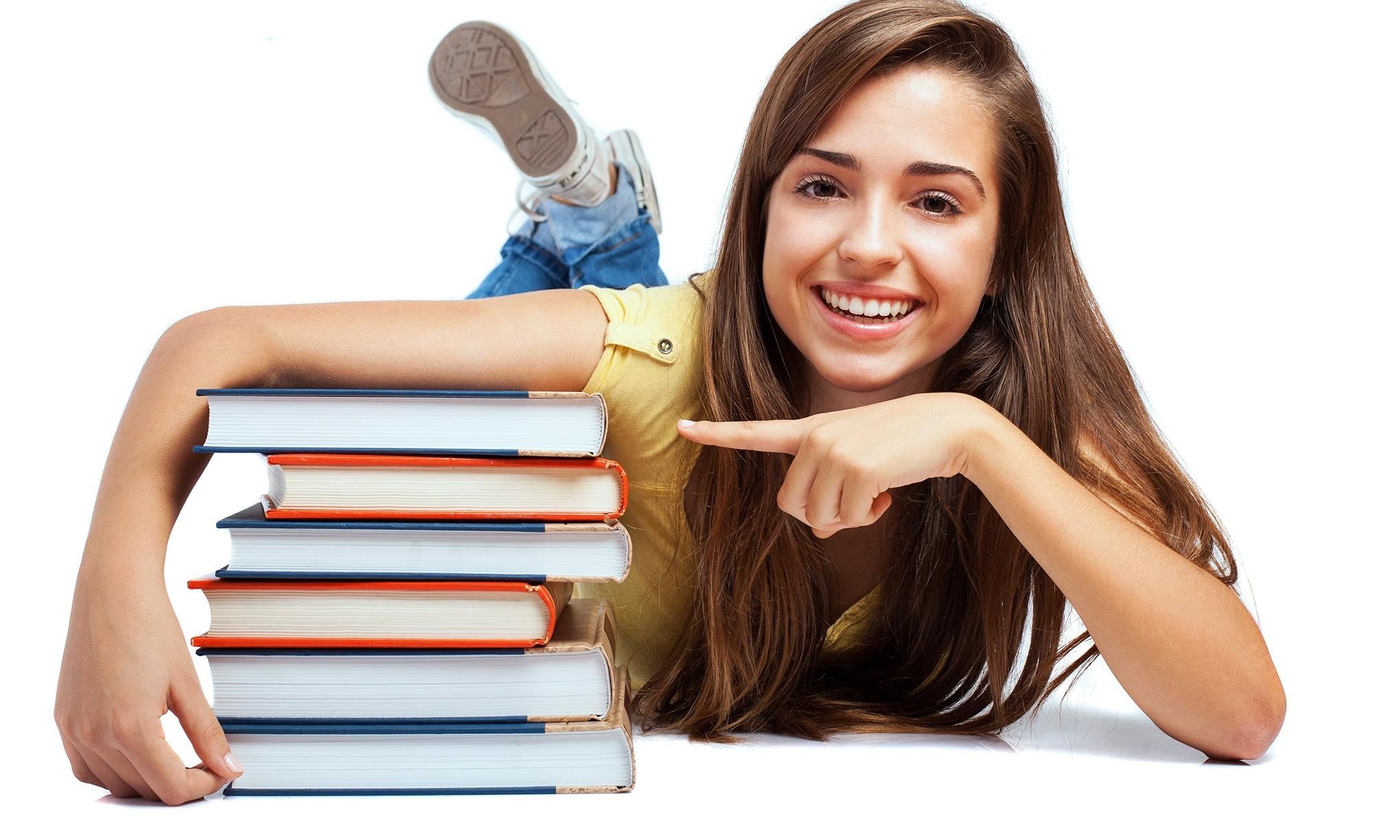 Читатели рекомендуют. Девушка с учебниками. Студент с книгами. Девушка с книжкой. Молодежь и книга.