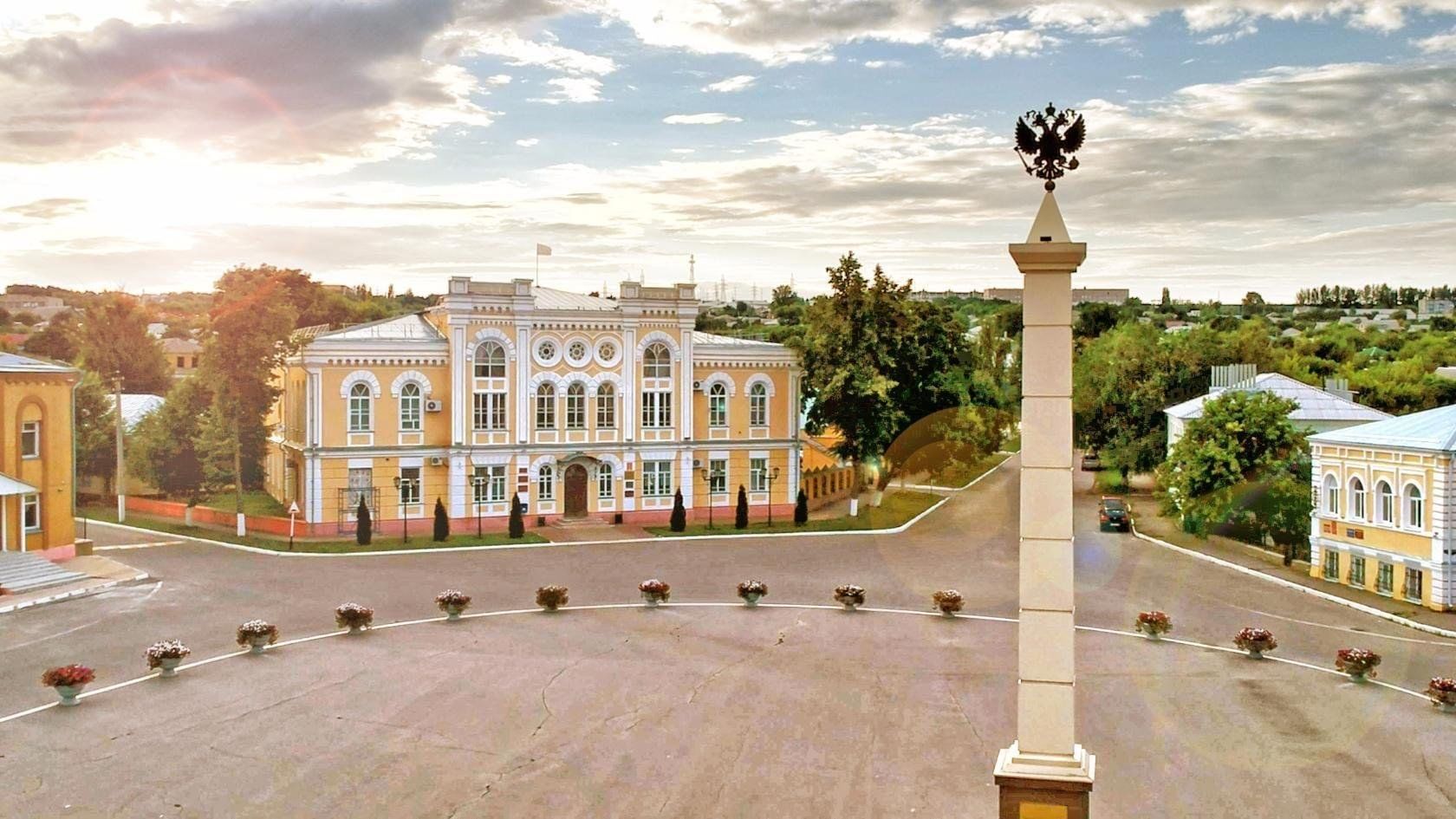 Воронеж богучар. Город Богучар набережная. Администрация Богучарского района. Богучар фото города красивые места. Набережная улица Богучар.