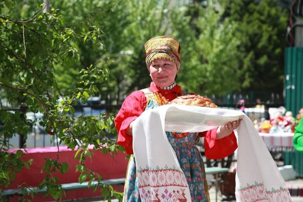 Организовать народный. Национальный костюм Забайкальского края. Народные костюмы Забайкалья. Национальный костюм Забайкалья русские. Национальная одежда Забайкальского края.