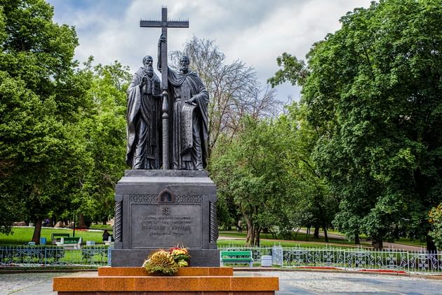 Кирилл и мефодий фото памятник