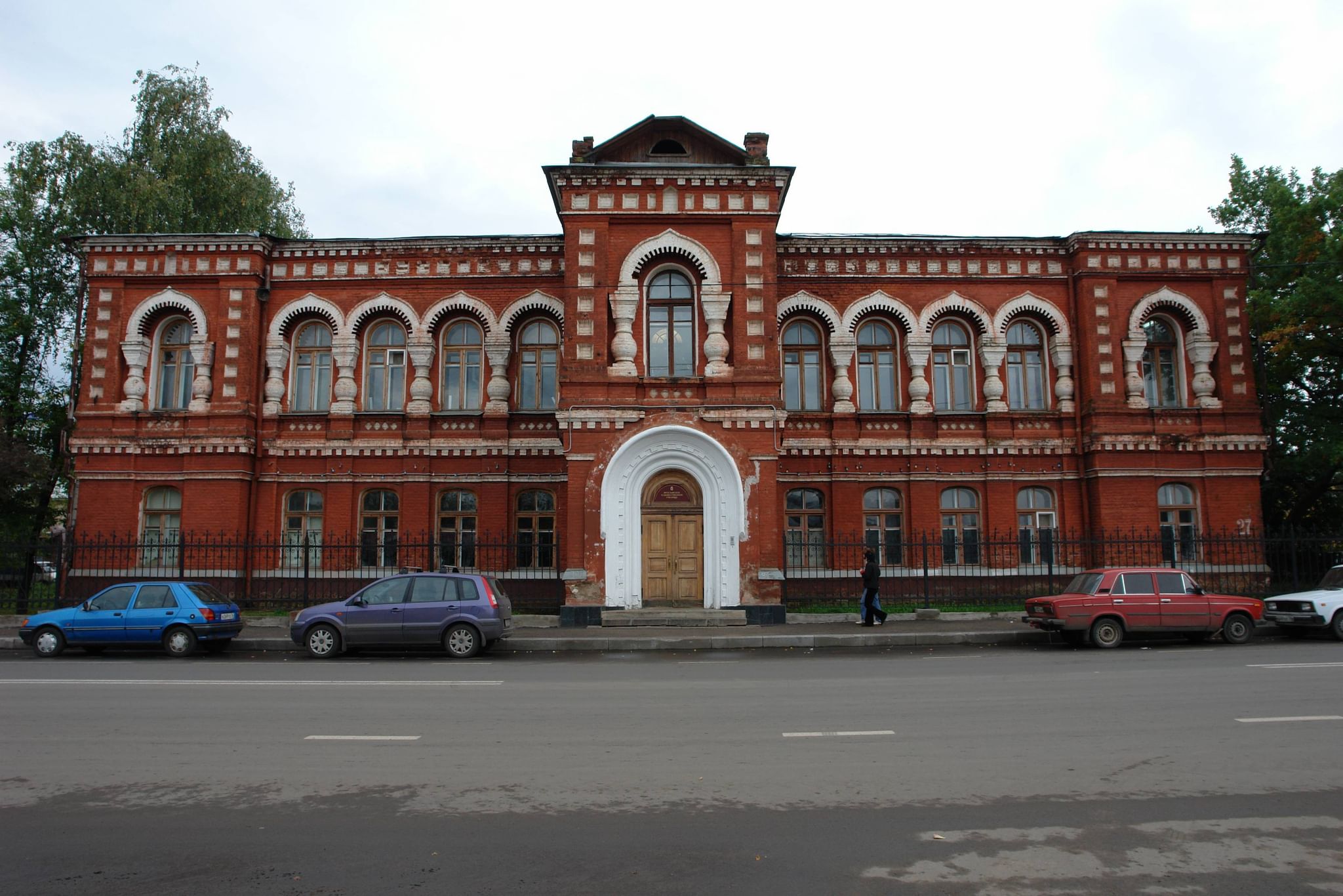 Сайты училище. Ярославское художественное училище фото внутри. Художественное училище Пермь фото. Юсова художественный колледж Ярославль. Установка большая Федоровская Ярославль худож на училище.