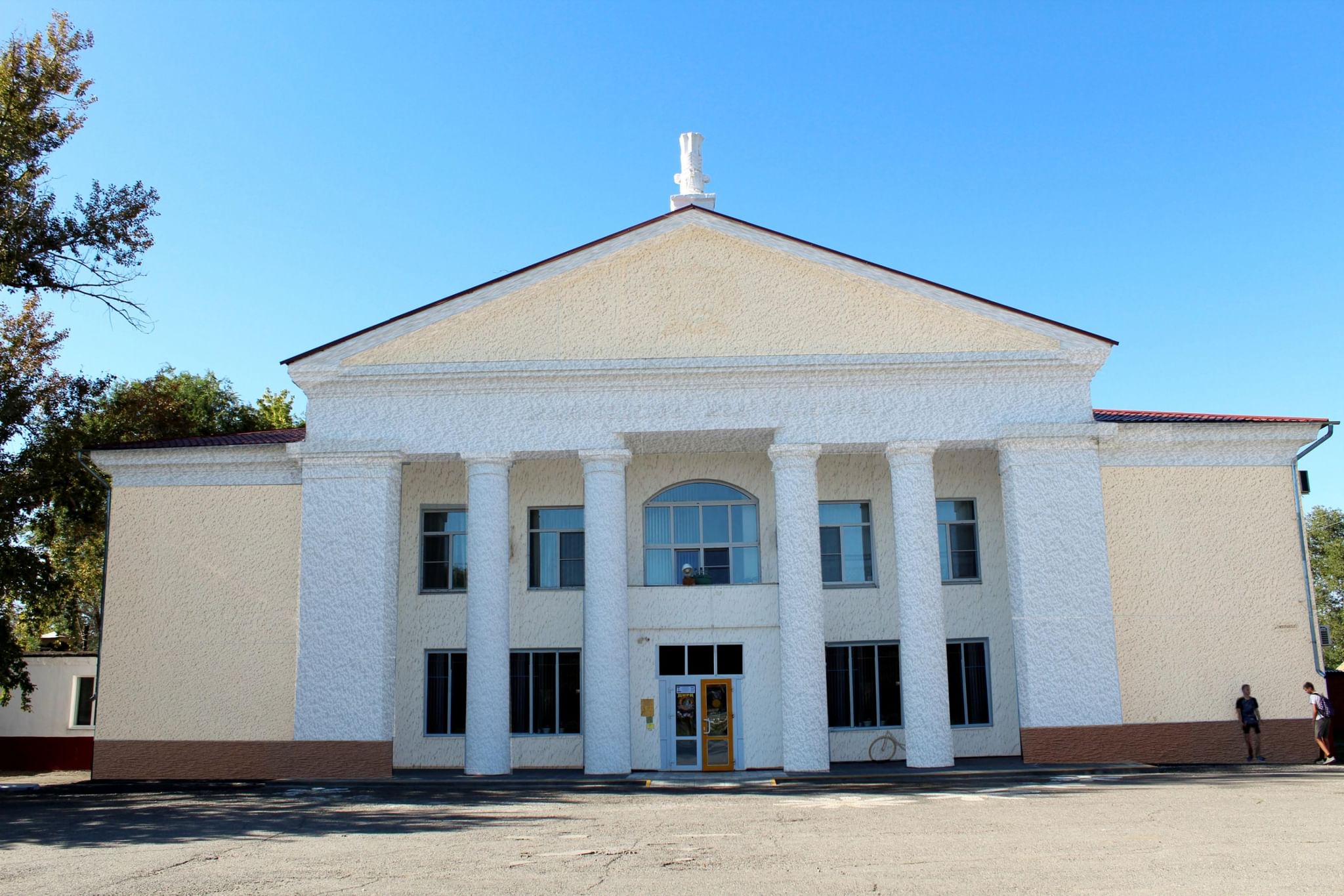 Палласовский р н волгоградская. РДК Г. Палласовка. Дом культуры Палласовка район Волгоградская область. Г Палласовка Палласовский район. Палласовский районный дом культуры Волгоградской области.
