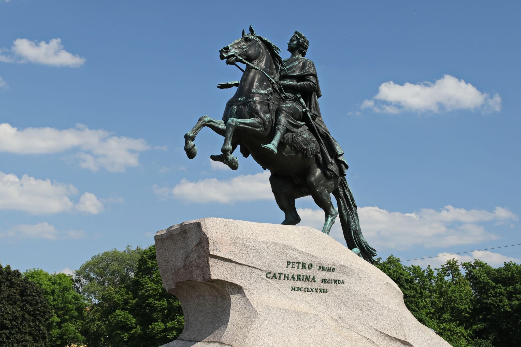 памятники в санкт петербурге на коне