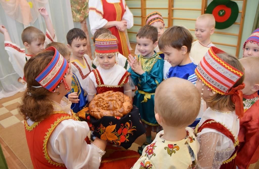 Традиции педагогов. Детский фольклорный праздник. Народные традиции. Народная культура и традиции. Фольклорные праздники в ДОУ.