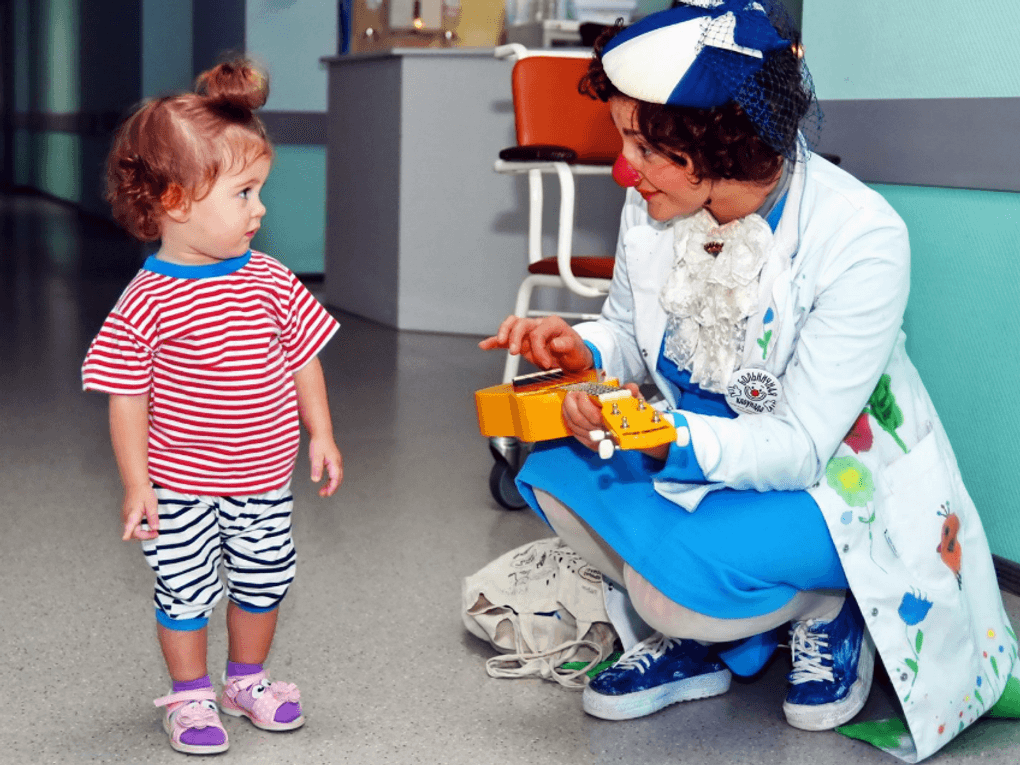 Социальный волонтерский проект «Больничные клоуны». Фотография: medclown.ru
