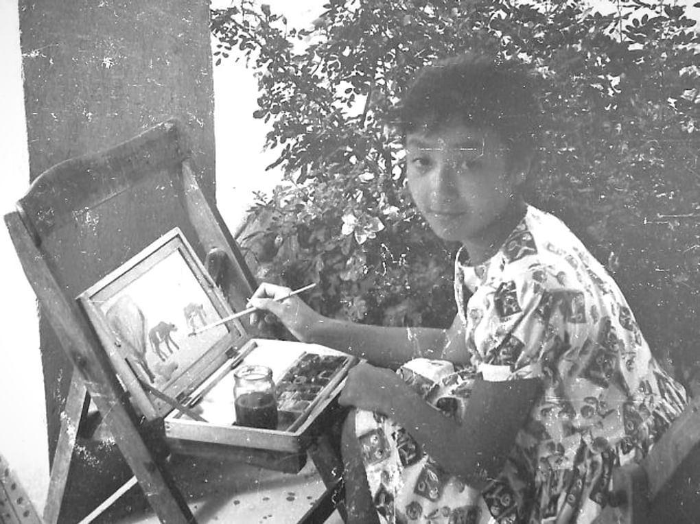 Надя Рушева рисует с этюдником. Москва, 1964 год. Фотография: Национальный музей имени Алдан-Маадыр Республики Тыва, Кызыл, Республика Тыва
