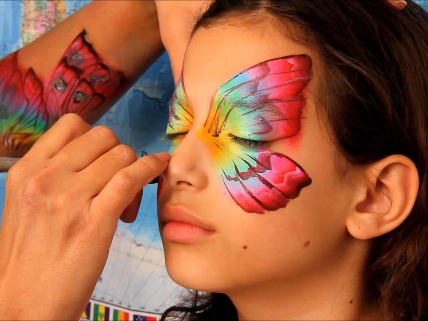 Краски рисовать на лице