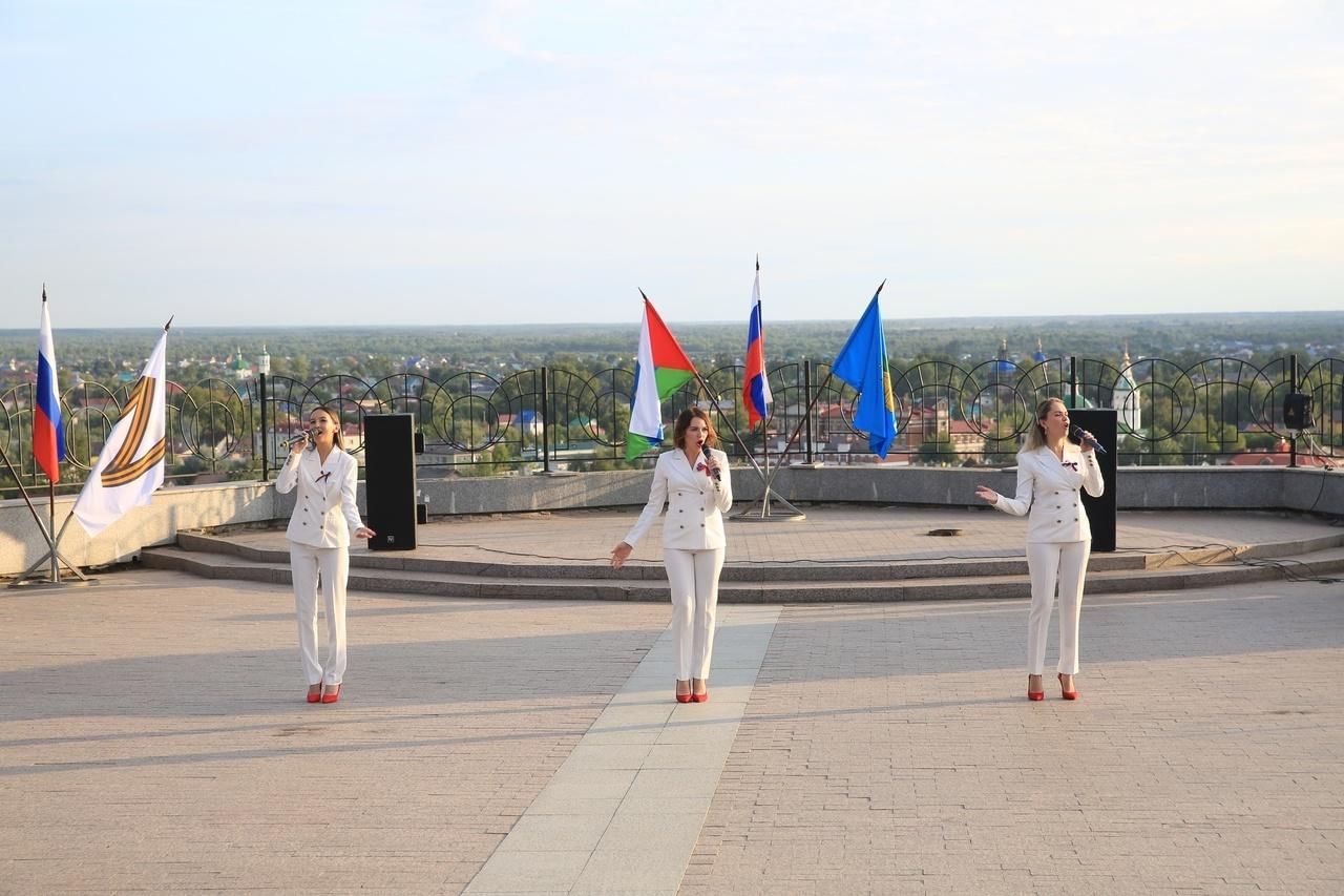 Знамена 2022. День города Тобольск 2022. Тобольск фото города 2022. Лето в Тобольском Кремле 2022 программа.