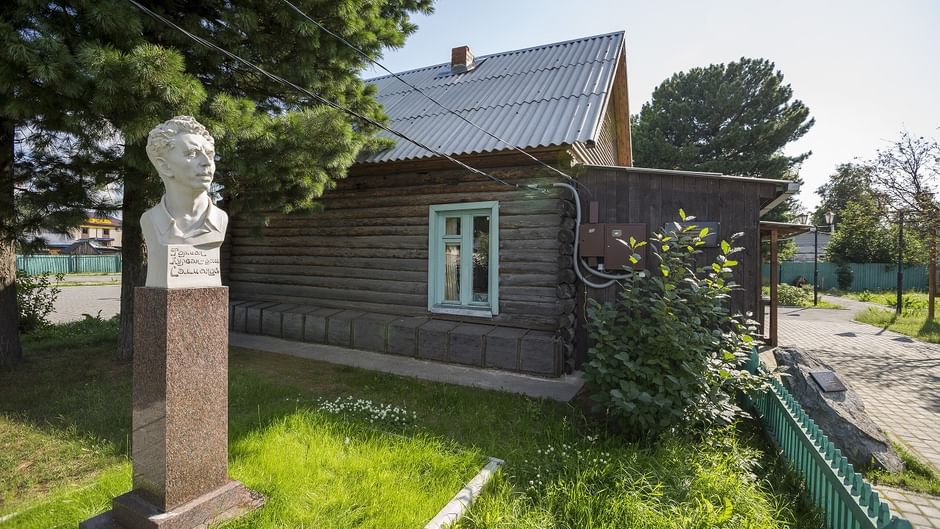 Основное изображение для статьи Мемориальный комплекс геологов-первопроходцев «Дом Ф.К. Салманова»