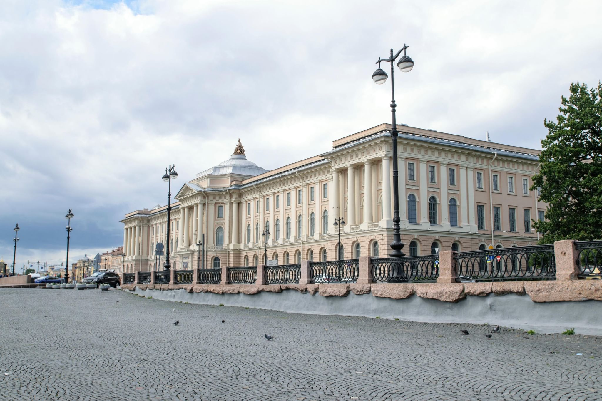 академии санкт петербурга