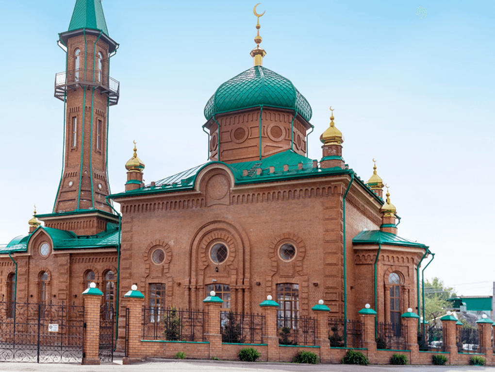 Красная соборная мечеть, Томск. Фотография: NataMint / фотобанк «Лори»