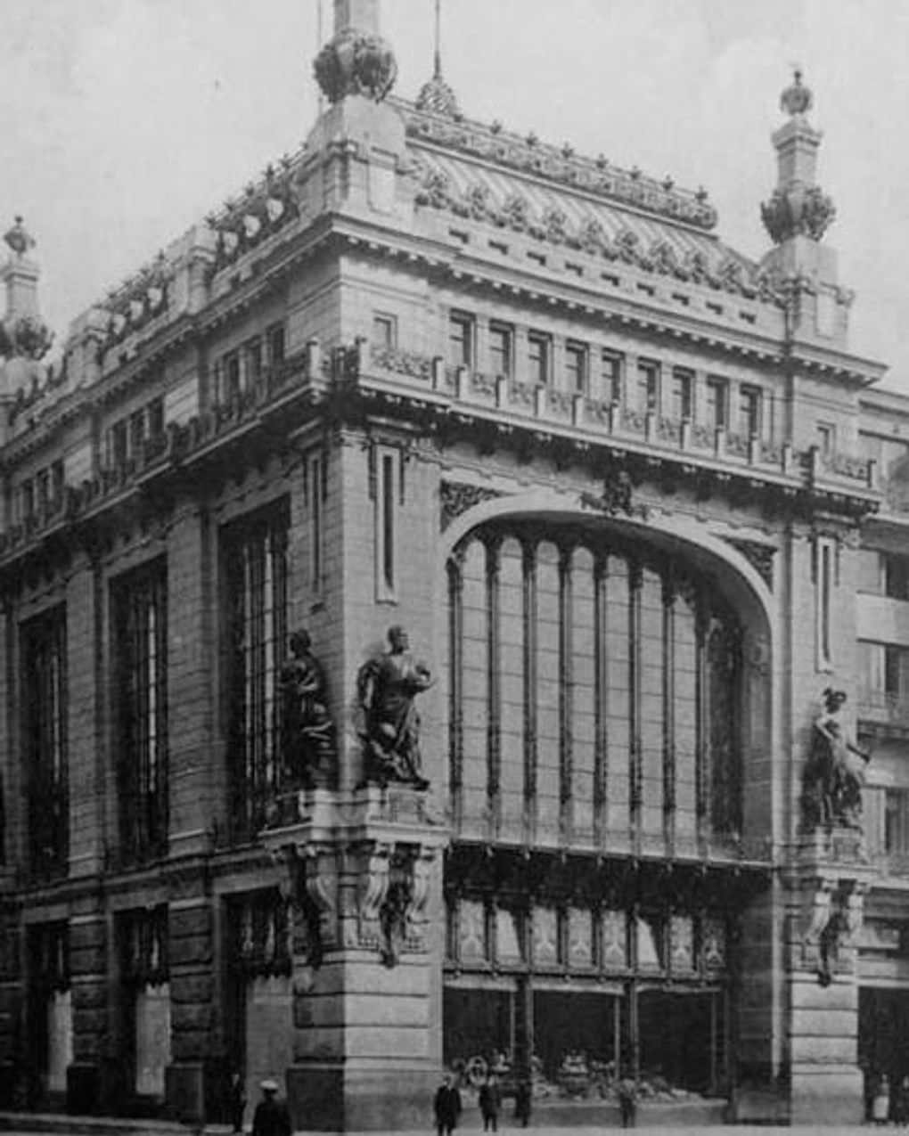 Здание дома братьев Елисеевых на Невском проспекте. Санкт-Петербург, 1900-е годы. Фотография: Государственный научно-исследовательский музей архитектуры им. А.В. Щусева, Москва