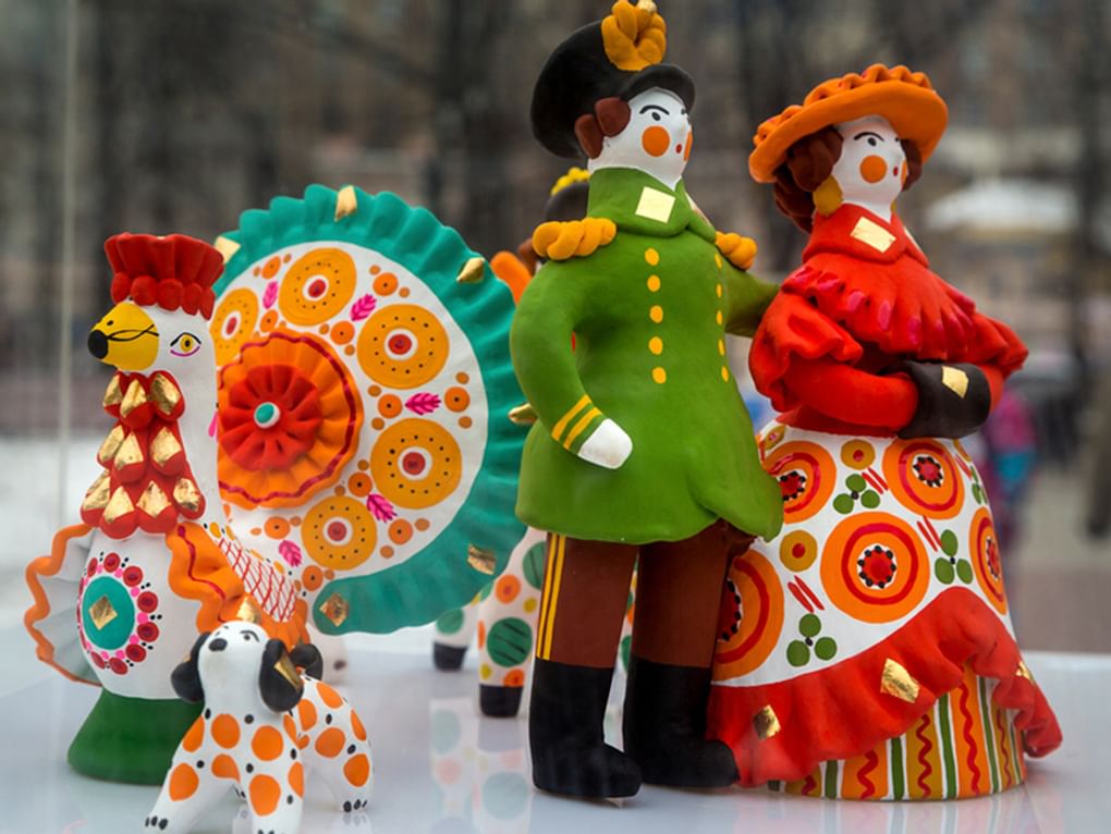 Дымковская глиняная игрушка. Фотография: Николай Винокуров / фотобанк «Лори»