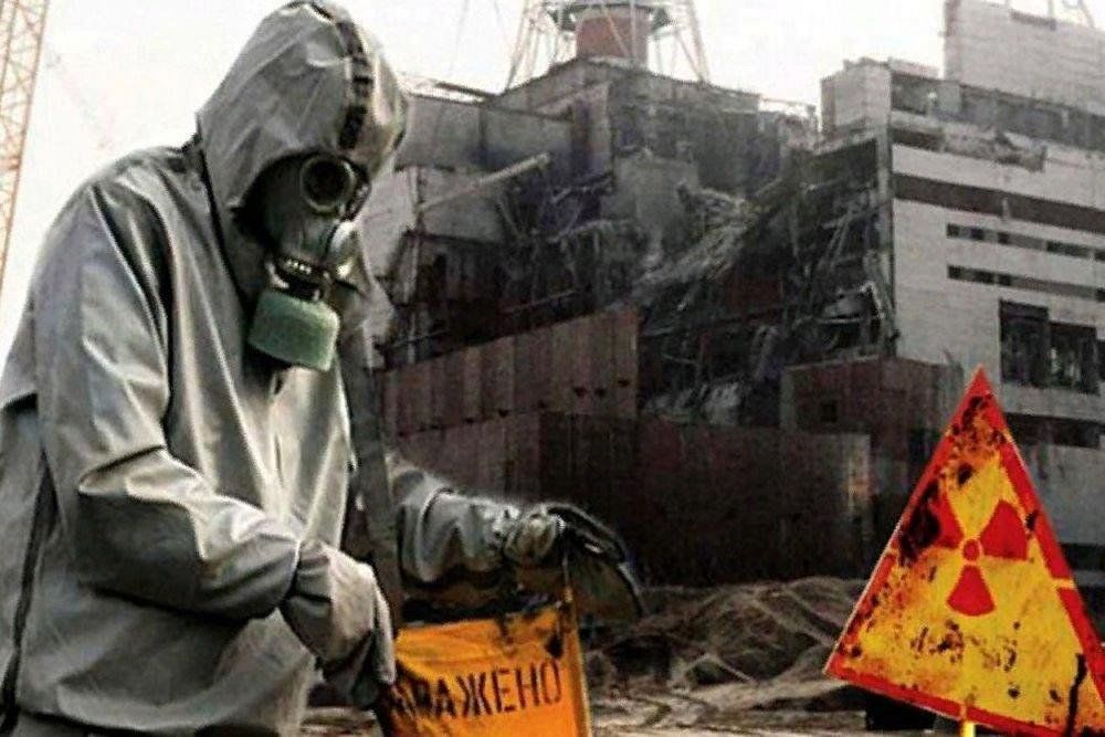 Момент взрыва аэс. Чернобыль 1986. Авария на Чернобыльской АЭС 1986. Авария на ЧАЭС 1986 Чернобыль ликвидация. Чернобыль АЭС 26 апреля 1986.